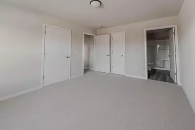 1084 W 20th Avenue, Oshkosh, WI 54902 - Photo 14