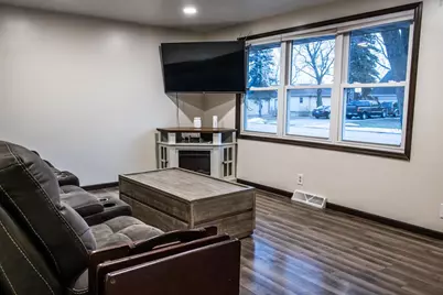 329 E Green Bay Street, Pulaski, WI 54162 - Photo 6