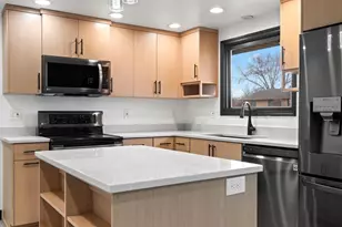 2343 Yellowstone Dr, Green Bay, WI 54311 - Photo 12