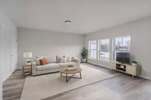 1080 W 20th Ave, Oshkosh, WI 54902 - Photo 4