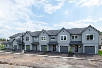 1080 W 20th Avenue, Oshkosh, WI 54902 - Photo 2