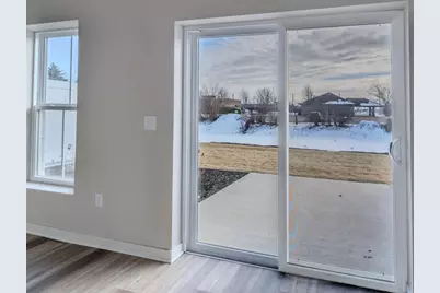 1080 W 20th Avenue, Oshkosh, WI 54902 - Photo 12