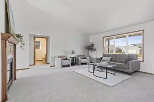 2135 W Melcorn Cir, De Pere, WI 54115 - Photo 8