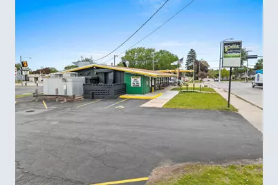 2148 University Avenue, Green Bay, WI 54301 - Photo 2