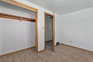 980 8th St, Menasha, WI 54952 - Photo 12