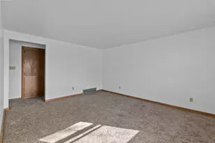 980 8th St, Menasha, WI 54952 - Photo 2