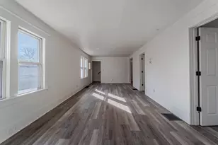 1149 W 6th Ave, Oshkosh, WI 54902 - Photo 6