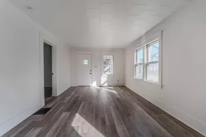 1149 W 6th Avenue, Oshkosh, WI 54902 - Photo 4