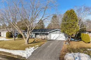 1112 Texas St, Sturgeon Bay, WI 54235 - Photo 1