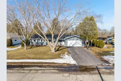 1112 Texas Street, Sturgeon Bay, WI 54235 - Photo 2