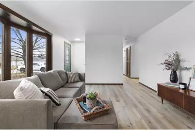 2540 Sun Terrace, Green Bay, WI 54311 - Photo 6