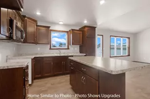 1716 Betty Jean Ln, Green Bay, WI 54313 - Photo 8