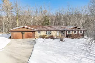 3577 Hidden Valley Ln, Green Bay, WI 54311 - Photo 1
