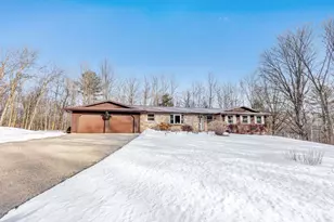 3577 Hidden Valley Ln, Green Bay, WI 54311 - Photo 2