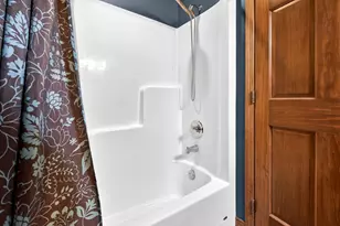 1868 Martingale Ln, Neenah, WI 54956 - Photo 32