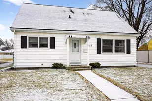 1813 E Pauline St, Appleton, WI 54911 - Photo 2