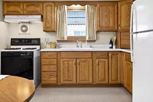 1813 E Pauline St, Appleton, WI 54911 - Photo 12