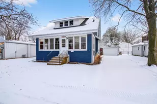 910 Algoma St, New London, WI 54961 - Photo 2
