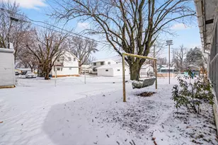 910 Algoma St, New London, WI 54961 - Photo 6