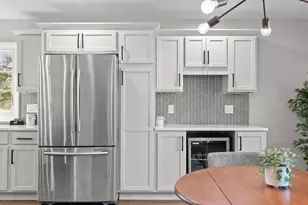 1101 Park Village Dr, Neenah, WI 54956 - Photo 16