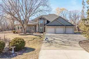 1051 S Oakwood Rd, Oshkosh, WI 54904 - Photo 1