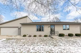 2211 Virginia Dr, Manitowoc, WI 54220 - Photo 1