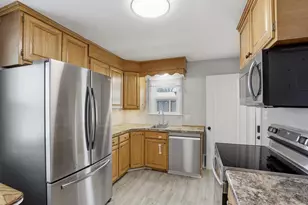 751 Madison St, Neenah, WI 54956 - Photo 8