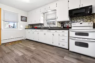 934 W 9th Ave, Oshkosh, WI 54902 - Photo 10