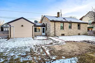 934 W 9th Ave, Oshkosh, WI 54902 - Photo 32