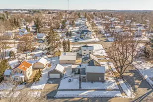 1202 S Pearl St, New London, WI 54961 - Photo 40