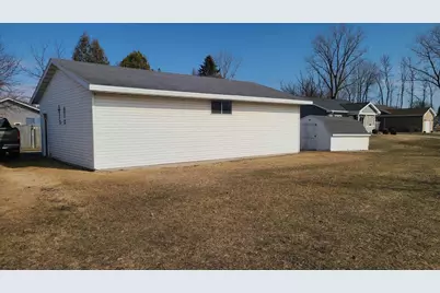2427 Memorial Drive, Green Bay, WI 54303 - Photo 18