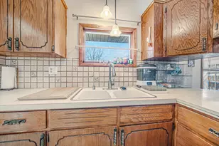 198 McKinley Ave, Clintonville, WI 54929 - Photo 10