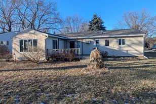 65 Myrna Jane Dr, Oshkosh, WI 54902 - Photo 2