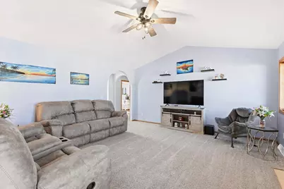 2060 Meadowview Street, Kaukauna, WI 54130 - Photo 4