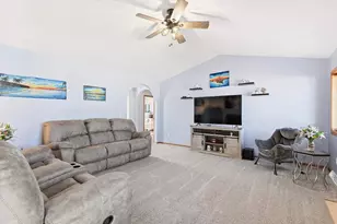 2060 Meadowview St, Kaukauna, WI 54130 - Photo 4