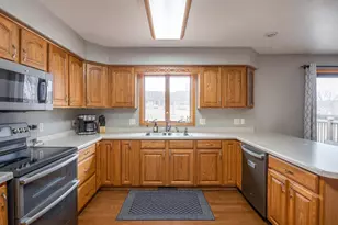 548 Nicole Ln, Wrightstown, WI 54180 - Photo 10