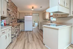 747 Bordeaux, Green Bay, WI 54301 - Photo 14