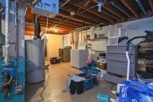 747 Bordeaux, Green Bay, WI 54301 - Photo 36