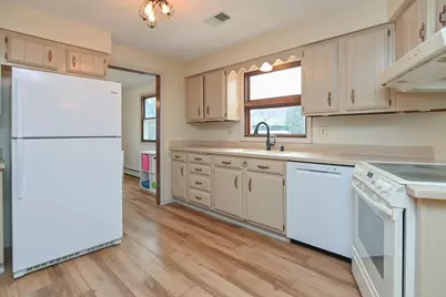 747 Bordeaux, Green Bay, WI 54301 - Photo 12