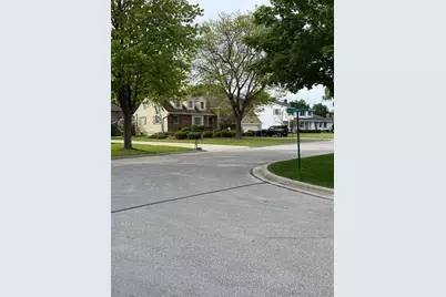 747 Bordeaux, Green Bay, WI 54301 - Photo 48