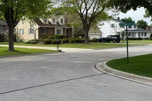 747 Bordeaux, Green Bay, WI 54301 - Photo 48