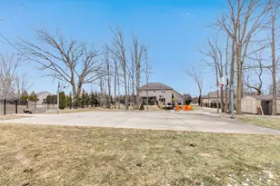 1247 Folkestone Dr, Green Bay, WI 54313 - Photo 46