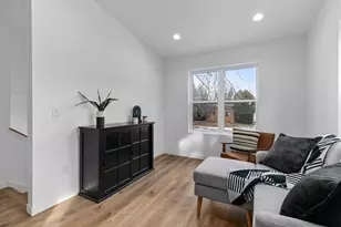 305 W Smith Ave, Oshkosh, WI 54901 - Photo 4