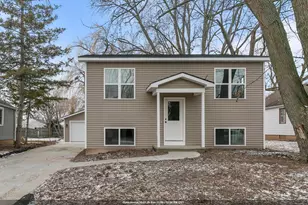 305 W Smith Ave, Oshkosh, WI 54901 - Photo 1
