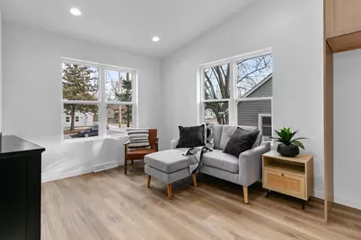 305 W Smith Avenue, Oshkosh, WI 54901 - Photo 2