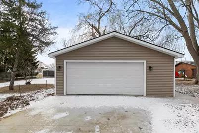 305 W Smith Avenue, Oshkosh, WI 54901 - Photo 26