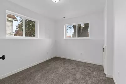 305 W Smith Avenue, Oshkosh, WI 54901 - Photo 18