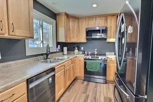 1204 Grove St, Oshkosh, WI 54901 - Photo 6