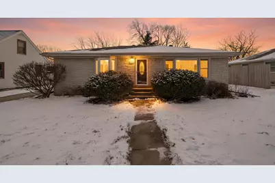 909 W Weiland Avenue, Appleton, WI 54914 - Photo 2