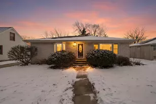 909 W Weiland Ave, Appleton, WI 54914 - Photo 2